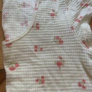 Adorable free people short sleeve top!